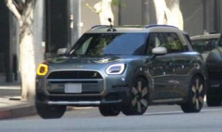 宝马mini电瓶灯亮 宝马迷你countryman