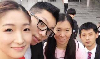 刘诗雯躲张继科眼神